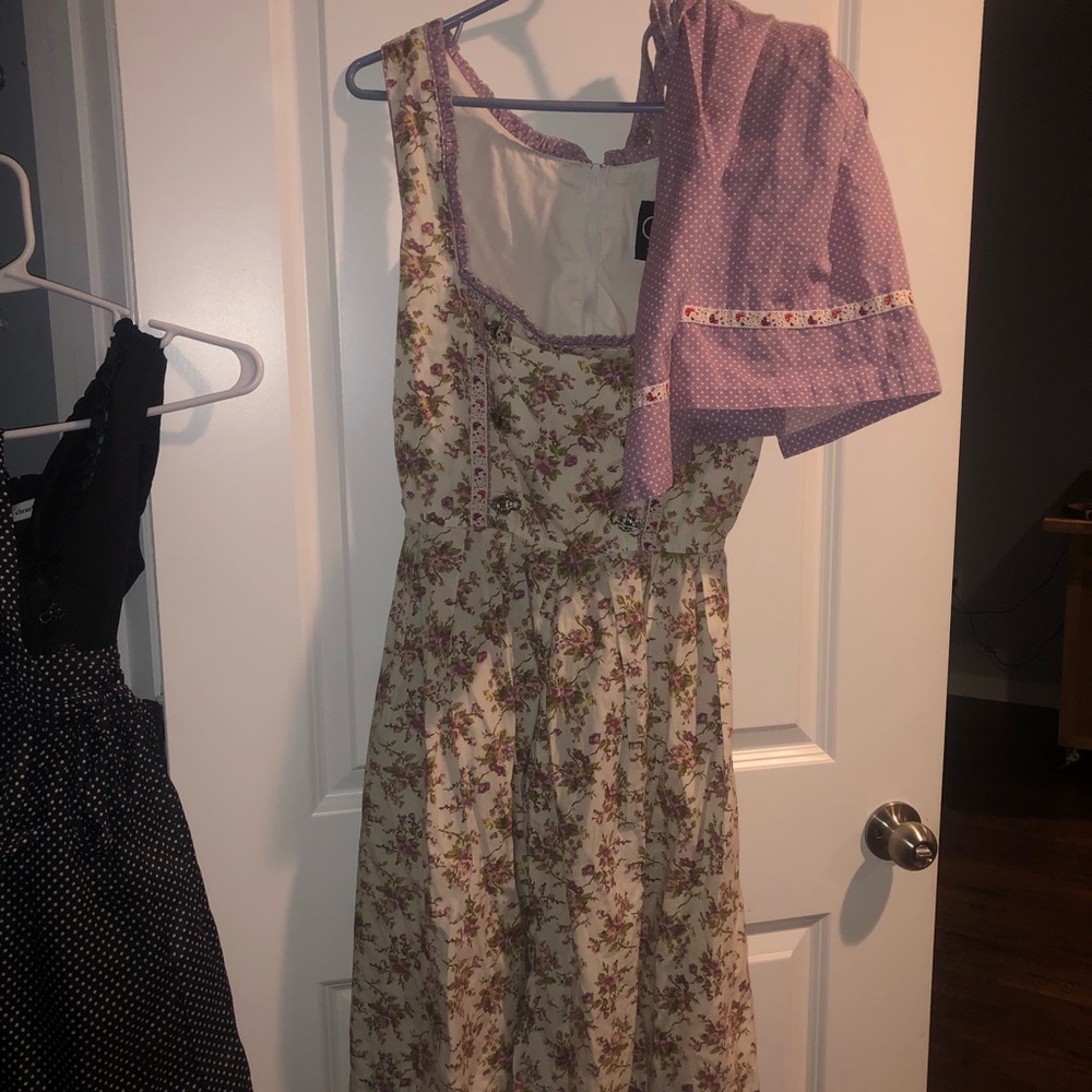 Assorted dirndls for quick reference - Picture 8 of 8